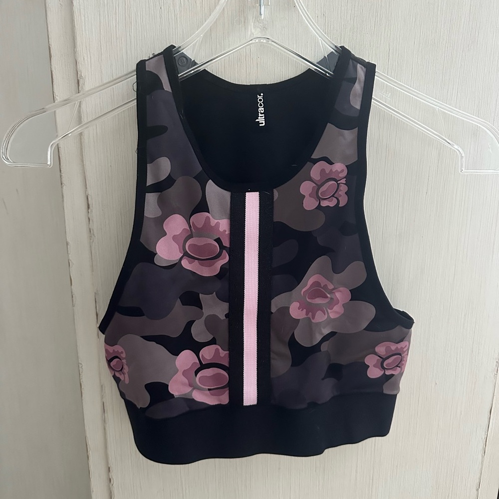 Ultracor bra top
Size small